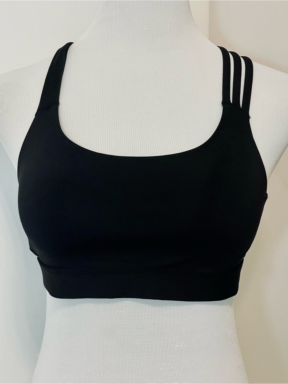 Athleta Fully Focused Strappy Black Sports Bra - Size Medium